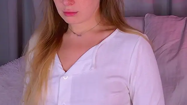 BeatriceEsmont online show from November 2025 07:26:01 PM