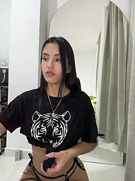 Snapshot of _AmberSmithh chatting on January 2025 02:57:01 AM AmberSmithh online show from January 2025 02:57:01 AM