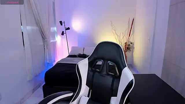 AnabelWolf online show from September 2025 04:39:01 PM