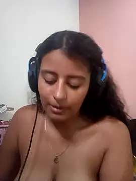 Babydol18  online show from January 2025 01:05:01 PM