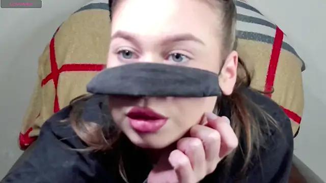 Mikki5P online show from February 2025 06:04:02 PM