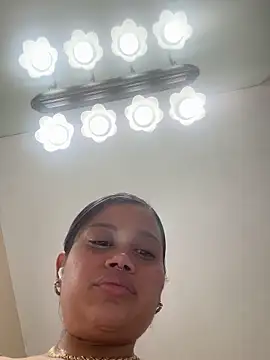 Snapshot of shyfr34k chatting on February 2025 08:31:01 AM shyfr34k online show from February 2025 08:31:01 AM