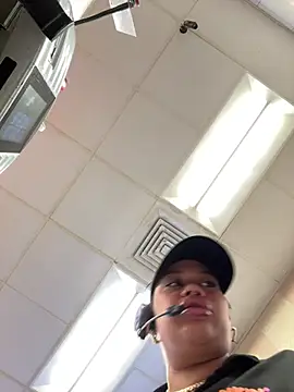 Snapshot of shyfr34k chatting on February 2025 12:48:02 PM shyfr34k online show from February 2025 12:48:02 PM