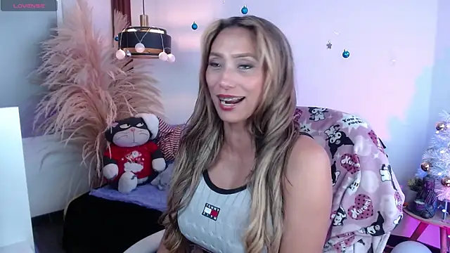 salome drasin online show from December 2025 08:39:02 PM