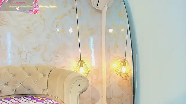 Snapshot of briannaduque chatting on October 2025 01:40:02 PM briannaduque online show from October 2025 01:40:02 PM