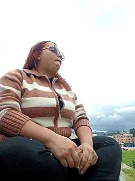 Snapshot of CURVY-HORNY chatting on September 2025 07:39:02 PM CURVY-HORNY online show from September 2025 07:39:02 PM