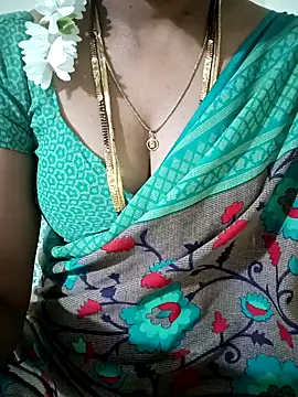 Snapshot of Cute-chinny chatting on January 2025 02:57:01 PM Cute-chinny online show from January 2025 02:57:01 PM