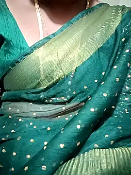 Snapshot of Cute-chinny chatting on January 2025 01:56:01 PM Cute-chinny online show from January 2025 01:56:01 PM