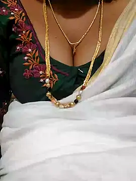 Snapshot of Cute-chinny chatting on January 2025 01:53:02 AM Cute-chinny online show from January 2025 01:53:02 AM