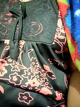 Snapshot of Cute-chinny chatting on January 2025 01:53:02 AM Cute-chinny online show from January 2025 01:53:02 AM