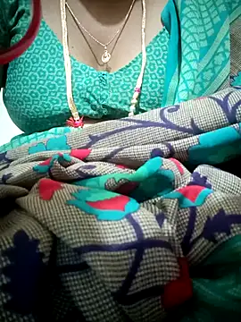 Snapshot of Cute-chinny chatting on September 2025 01:13:01 PM Cute-chinny online show from September 2025 01:13:01 PM