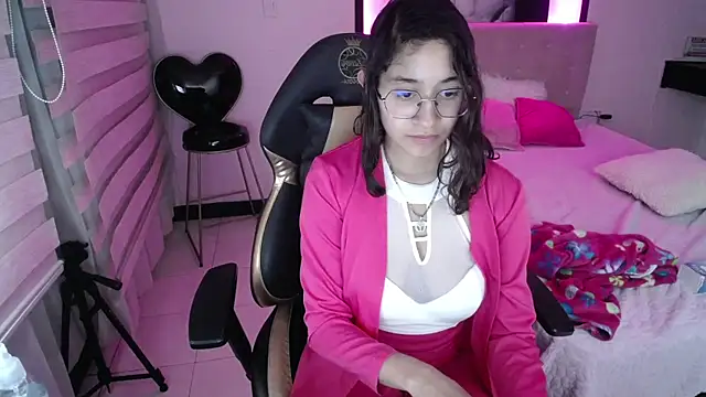 Lili Gomez  online show from January 2025 06:31:01 PM