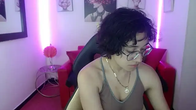 Lili Gomez  online show from February 2025 01:41:02 PM