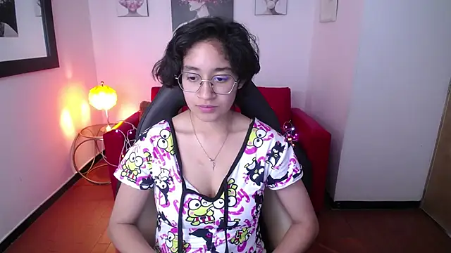 Lili Gomez  online show from February 2025 10:52:02 PM