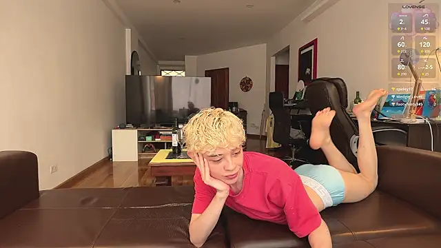 Snapshot of mapleg chatting on April 2026 06:05:01 PM mapleg online show from April 2026 06:05:01 PM