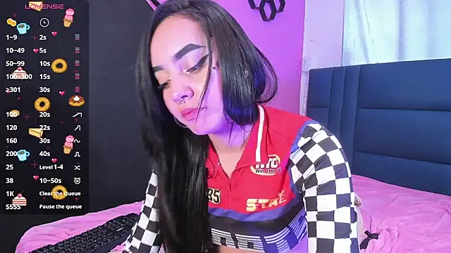 Snapshot of dakota-bright01 chatting on January 2025 06:14:01 PM dakota-bright01 online show from January 2025 06:14:01 PM