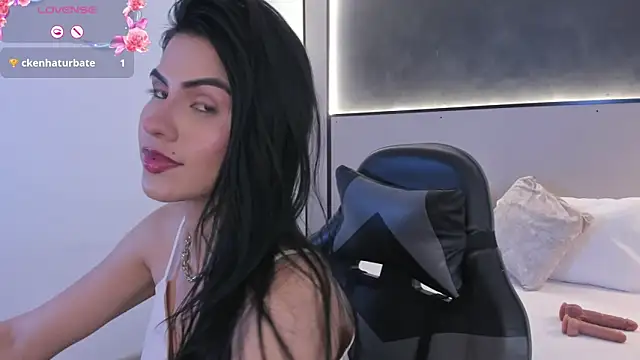 Snapshot of stephanya_ chatting on April 2026 09:29:02 PM stephanya online show from April 2026 09:29:02 PM