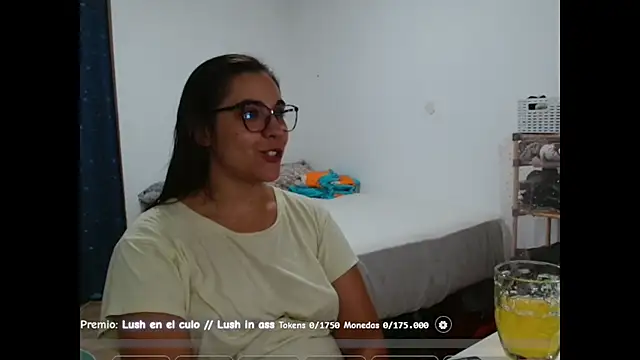 Snapshot of Ursumi1 chatting on September 2025 08:00:02 PM Ursumi1 online show from September 2025 08:00:02 PM