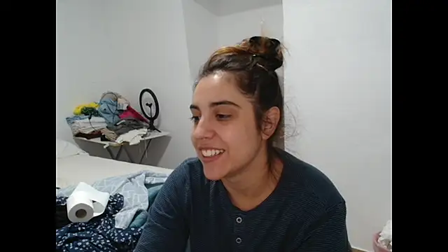 Snapshot of Ursumi1 chatting on October 2025 04:29:02 PM Ursumi1 online show from October 2025 04:29:02 PM