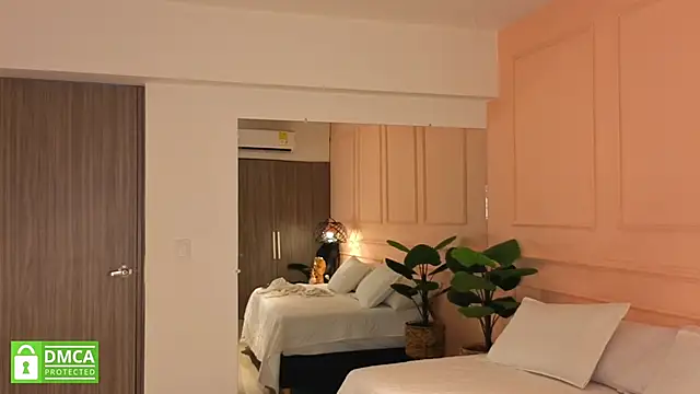 SHARONN     online show from October 2025 03:20:02 AM