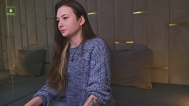 Snapshot of Ishtar_Divine chatting on January 2025 04:43:01 AM Ishtar Divine online show from January 2025 04:43:01 AM