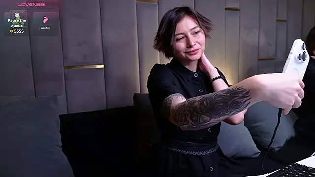 Snapshot of Ishtar_Divine chatting on November 2025 10:38:02 AM Ishtar Divine online show from November 2025 10:38:02 AM