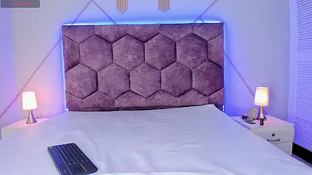 Snapshot of aggy_castel chatting on January 2025 02:02:01 AM aggy castel online show from January 2025 02:02:01 AM