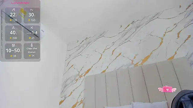 Snapshot of aggy_castel chatting on April 2026 03:40:02 PM aggy castel online show from April 2026 03:40:02 PM