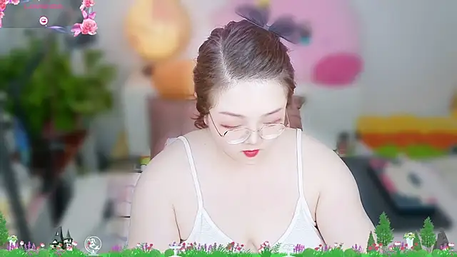 Weiwei5200 online show from November 2025 02:32:02 AM