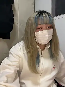 Snapshot of YUNA-yuna chatting on December 2024 03:59:02 PM YUNA-yuna online show from December 2024 03:59:02 PM