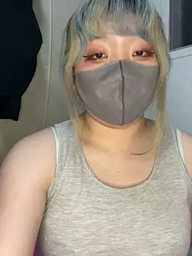 Snapshot of YUNA-yuna chatting on December 2024 11:50:02 AM YUNA-yuna online show from December 2024 11:50:02 AM