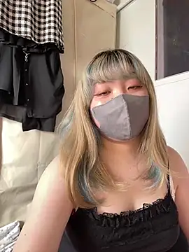 Snapshot of YUNA-yuna chatting on January 2025 05:00:01 AM YUNA-yuna online show from January 2025 05:00:01 AM