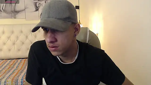 Snapshot of Jheidertwink chatting on December 2024 03:18:02 AM Jheidertwink online show from December 2024 03:18:02 AM