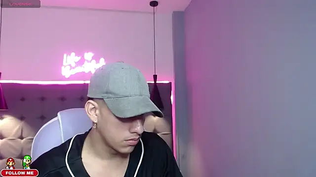 Snapshot of Jheidertwink chatting on December 2024 03:36:01 AM Jheidertwink online show from December 2024 03:36:01 AM