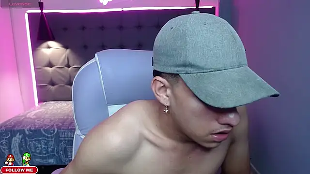 Snapshot of Jheidertwink chatting on December 2024 09:44:02 AM Jheidertwink online show from December 2024 09:44:02 AM