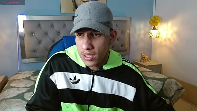 Snapshot of Jheidertwink chatting on December 2024 03:22:02 AM Jheidertwink online show from December 2024 03:22:02 AM