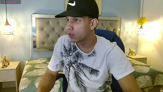 Snapshot of Jheidertwink chatting on January 2025 03:32:02 AM Jheidertwink online show from January 2025 03:32:02 AM