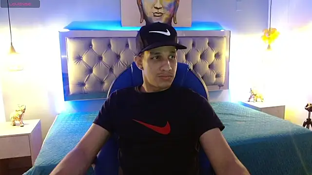 Snapshot of Jheidertwink chatting on January 2025 03:24:02 AM Jheidertwink online show from January 2025 03:24:02 AM