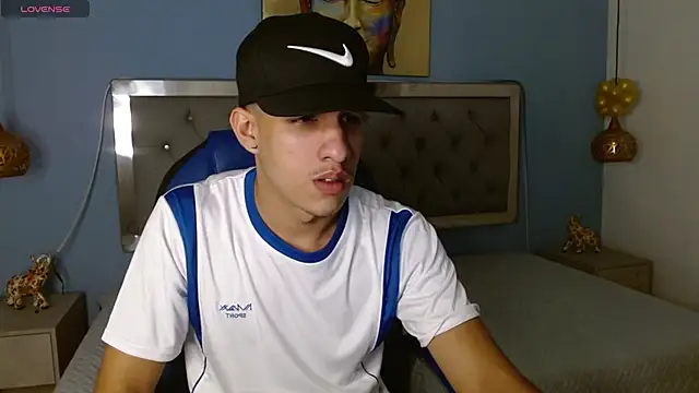 Snapshot of Jheidertwink chatting on January 2025 03:23:02 AM Jheidertwink online show from January 2025 03:23:02 AM