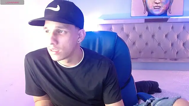 Snapshot of Jheidertwink chatting on January 2025 03:32:02 AM Jheidertwink online show from January 2025 03:32:02 AM