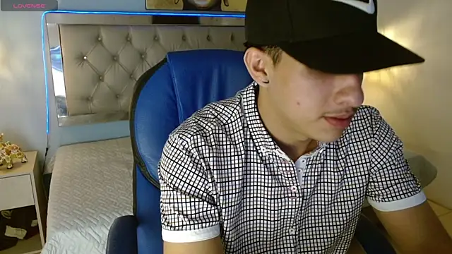 Snapshot of Jheidertwink chatting on February 2025 03:32:02 AM Jheidertwink online show from February 2025 03:32:02 AM