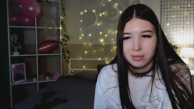 DellaRose online show from December 2024 06:29:01 AM