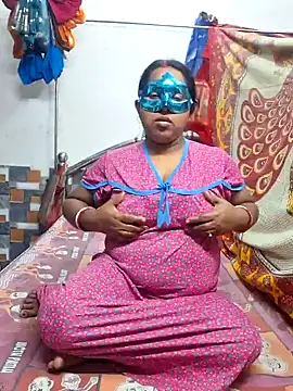 Snapshot of Real_Desi_Couple chatting on December 2024 04:43:01 PM Real Desi Couple online show from December 2024 04:43:01 PM