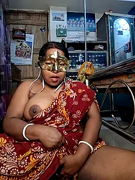 Snapshot of Real_Desi_Couple chatting on April 2026 06:05:01 PM Real Desi Couple online show from April 2026 06:05:01 PM