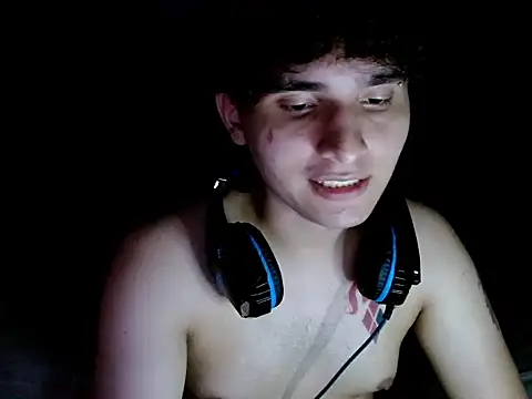 Snapshot of Charley_quin chatting on March 2026 01:31:02 AM Charley quin online show from March 2026 01:31:02 AM