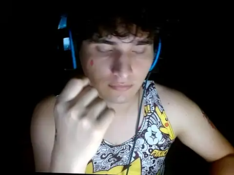 Snapshot of Charley_quin chatting on March 2026 01:22:01 AM Charley quin online show from March 2026 01:22:01 AM