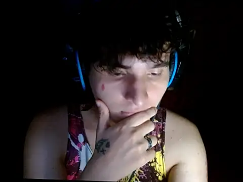 Snapshot of Charley_quin chatting on March 2026 01:33:02 AM Charley quin online show from March 2026 01:33:02 AM