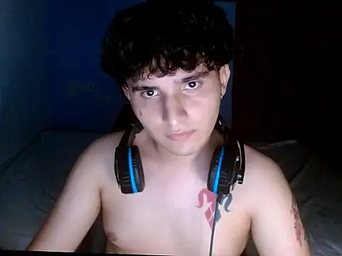 Snapshot of Charley_quin chatting on March 2026 02:04:01 AM Charley quin online show from March 2026 02:04:01 AM