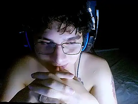 Snapshot of Charley_quin chatting on March 2026 11:10:02 PM Charley quin online show from March 2026 11:10:02 PM