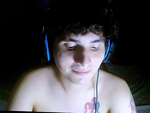 Snapshot of Charley_quin chatting on April 2026 11:35:02 PM Charley quin online show from April 2026 11:35:02 PM